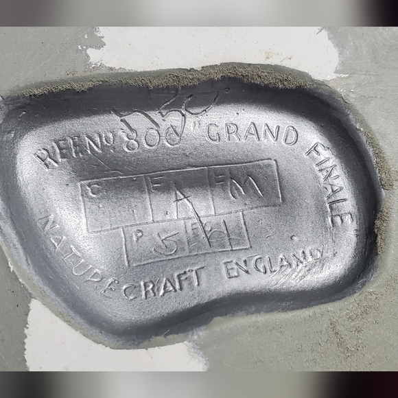 Vintage Naturecraft figurine "Grand Finale" Rustic Musician - Brown and Green - Picture 10 of 10